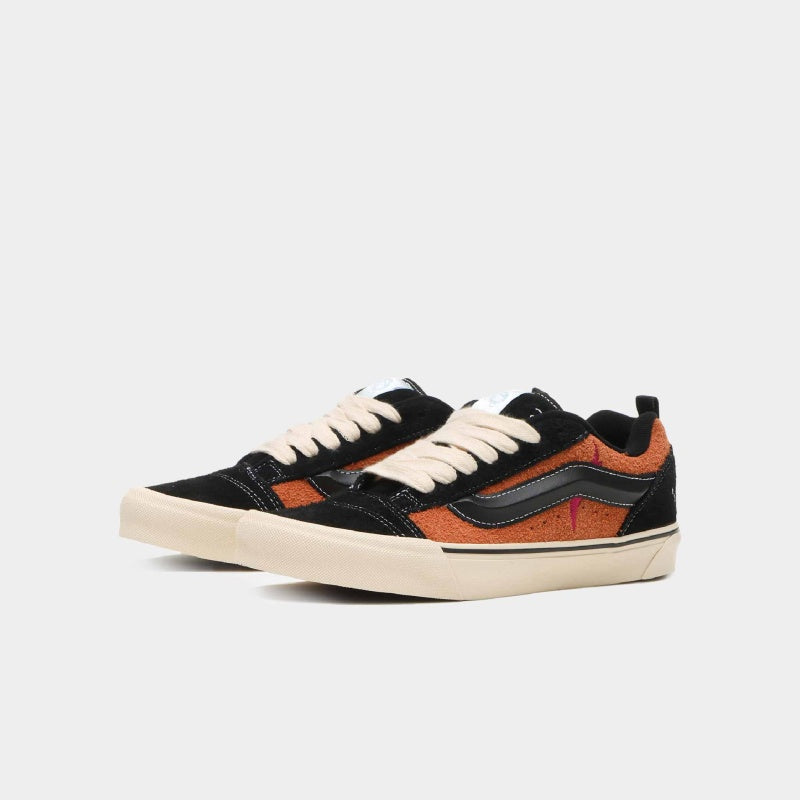 Black vans clearance with brown stripe