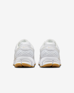 NIKE - W Zoom Vomero 5 - White Gum - Women's [FJ2028 104]