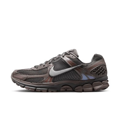 NIKE - Zoom Vomero 5 - Cave Stone - Men's [HF5493 201]