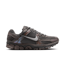 Load image into Gallery viewer, NIKE - Zoom Vomero 5 - Cave Stone - Men&#39;s [HF5493 201]