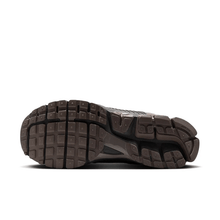 Load image into Gallery viewer, NIKE - Zoom Vomero 5 - Cave Stone - Men&#39;s [HF5493 201]