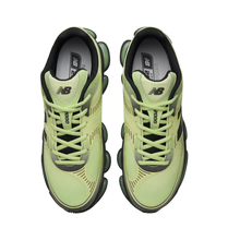 Load image into Gallery viewer, NEW BALANCE - 2000 - Limelight/Faded Black - Unisex [U2000858]