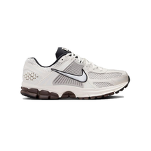 Load image into Gallery viewer, NIKE - W Zoom Vomero 5 - Phantom/Mtlc Platinum - Women's [FJ2028 001]
