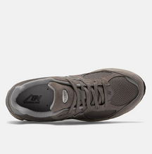 Load image into Gallery viewer, NEW BALANCE ML2002RC Unisex (LF)