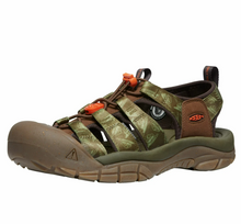 Load image into Gallery viewer, KEEN Newport Retro Mens Smokey Bear Military Olive 1027452 (LF)