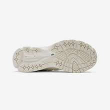 Load image into Gallery viewer, NEW BALANCE 1906 M1906RPC Polka Dot Sea Salt Unisex (LEFTFOOT)