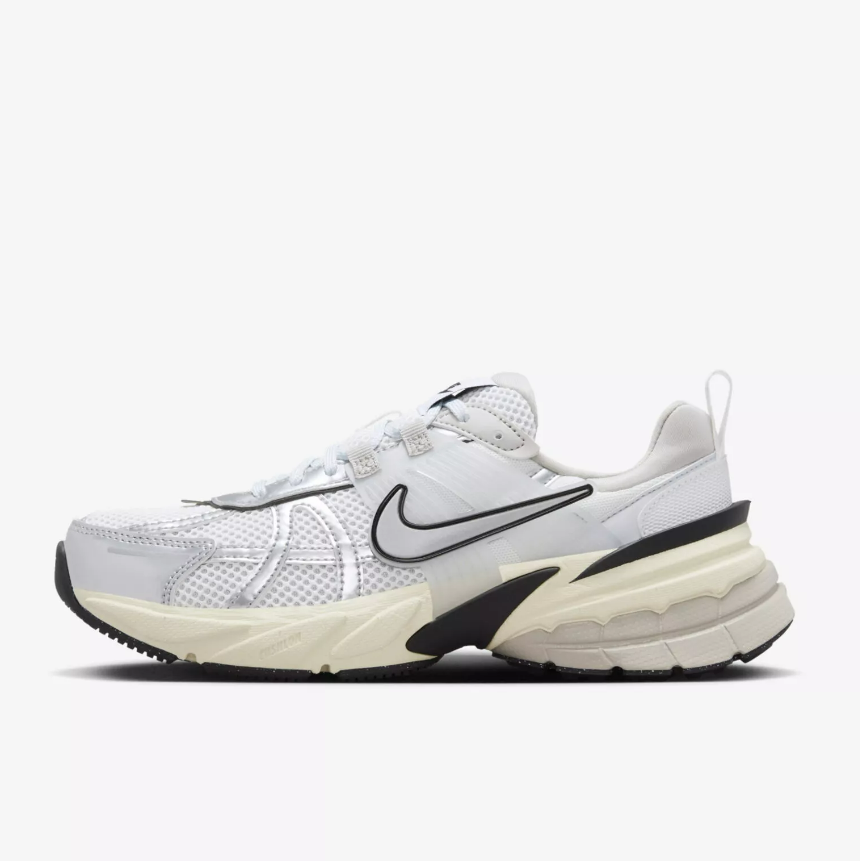 NIKE Women V2K Run FD0736 100  Summit White Metallic Silver Women (LF)