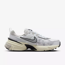 Load image into Gallery viewer, NIKE Women V2K Run FD0736 100  Summit White Metallic Silver Women (LF)