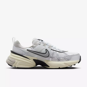 NIKE Women V2K Run FD0736 100  Summit White Metallic Silver Women (LF)