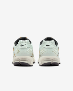 NIKE - W Zoom Vomero 5 - Light Silver - Women's [FN6742 001]
