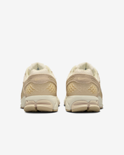 Load image into Gallery viewer, NIKE - W Zoom Vomero 5 - Beach/Light Khaki - Women&#39;s [HQ0458 200]