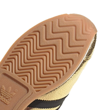 Load image into Gallery viewer, adidas - Country OG - Gold Metallic/Core Black - Women&#39;s [JQ5110]