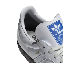 Load image into Gallery viewer, adidas - Samba OG - Cloud White/Gum - Unisex [IE3439]