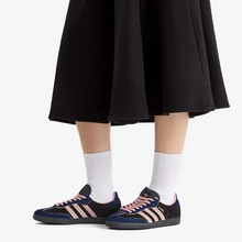 Load image into Gallery viewer, adidas - Samba OG - Core Black/Wonder Mauve - Women&#39;s [JI2679]