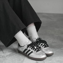 Load image into Gallery viewer, adidas - Samba OG - Silver Metallic/Core Black - Women&#39;s [JI4218]