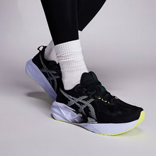 Load image into Gallery viewer, ASICS - Novablast 5 - Black/Blue Fade - Men&#39;s [1011B974 003]