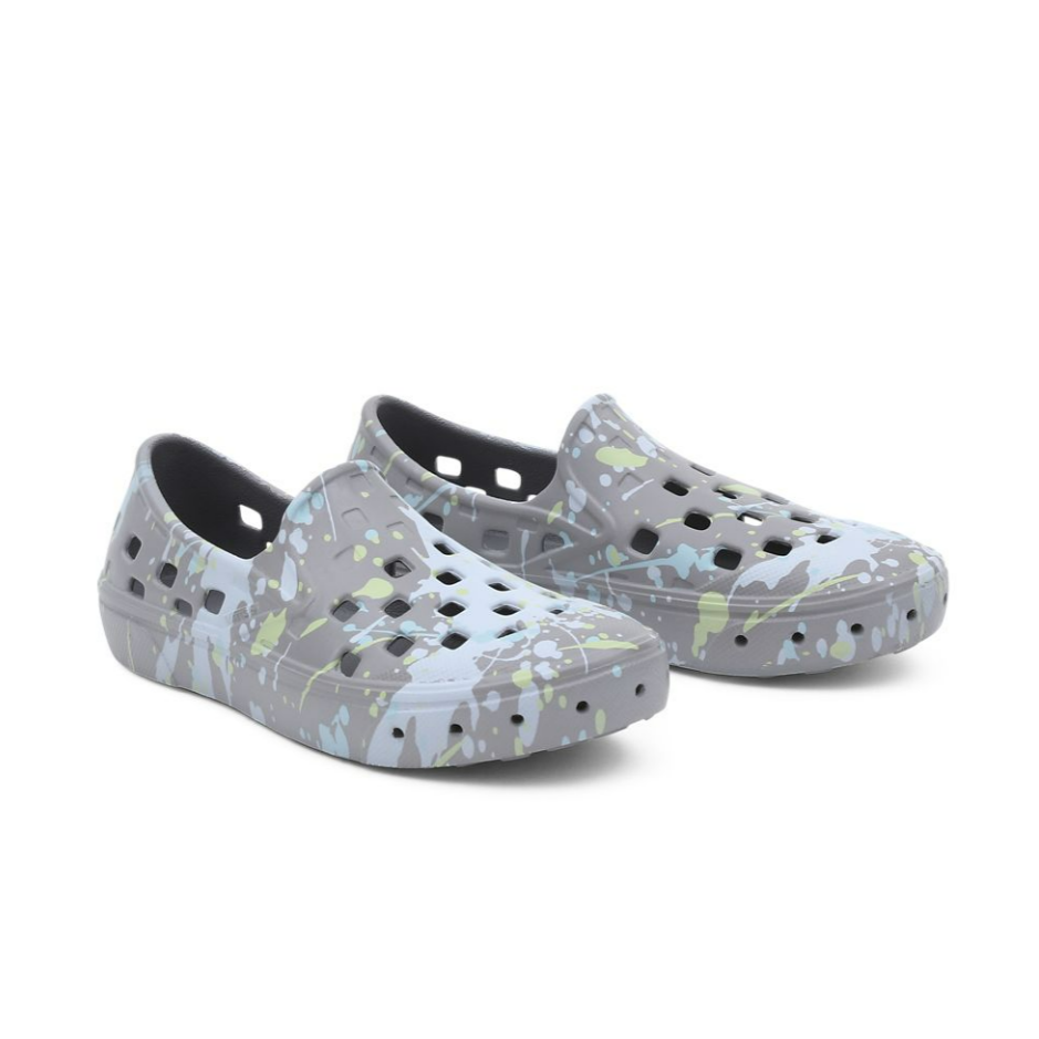 What stores sell white vans on sale