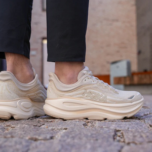 HOKA - M Bondi 9 - Oatmeal/Oat Milk - Men's