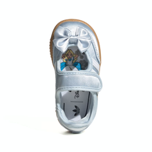 Load image into Gallery viewer, Blue baby shoe with a bow on a white background