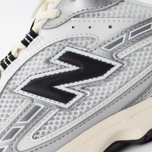 Load image into Gallery viewer, NEW BALANCE - 204 - Silver Metallic/Black - Unisex [U204LSWD]