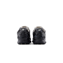 Load image into Gallery viewer, NEW BALANCE - 204L - Black/Timberwolf - Unisex [U204LMRA]