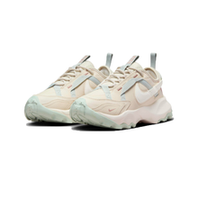 Load image into Gallery viewer, NIKE - W TC 7900 - Lt Orewood/Brown Sail Women&#39;s [DD9682 102]