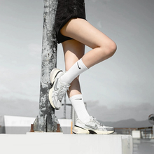 Load image into Gallery viewer, NIKE - W V2K Run - Summit White/Metallic Silver - Women&#39;s [FD0736 100]