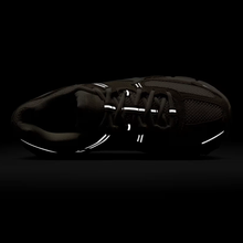 Load image into Gallery viewer, NIKE - W Zoom Vomero 5 - Beach/Light Khaki - Women&#39;s [HQ0458 200]