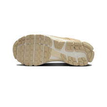 Load image into Gallery viewer, NIKE - W Zoom Vomero 5 - Beach/Light Khaki - Women&#39;s [HQ0458 200]