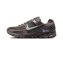 Load image into Gallery viewer, NIKE - Zoom Vomero 5 - Cave Stone - Men&#39;s [HF5493 201]