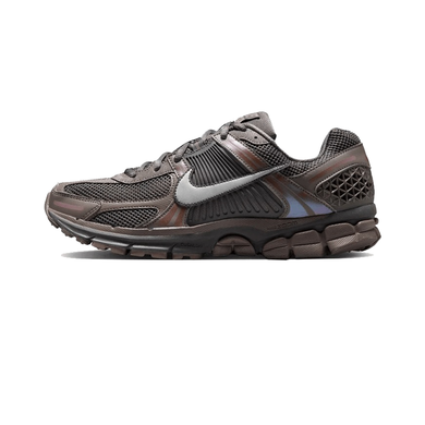 NIKE - Zoom Vomero 5 - Cave Stone - Men's [HF5493 201]