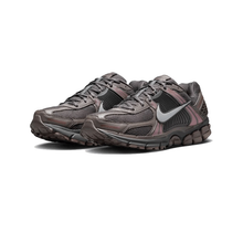 Load image into Gallery viewer, NIKE - Zoom Vomero 5 - Cave Stone - Men&#39;s [HF5493 201]