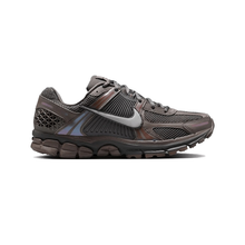 Load image into Gallery viewer, NIKE - Zoom Vomero 5 - Cave Stone - Men&#39;s [HF5493 201]