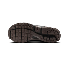 Load image into Gallery viewer, NIKE - Zoom Vomero 5 - Cave Stone - Men&#39;s [HF5493 201]