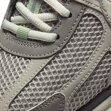 Load image into Gallery viewer, NIKE - Zoom Vomero 5 - Cobblestone/Flat Pewter - Women&#39;s [FB8825 001]