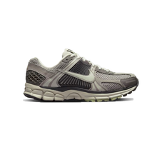 Load image into Gallery viewer, NIKE - Zoom Vomero 5 - Cobblestone/Flat Pewter - Women's [FB8825 001]