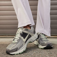 Load image into Gallery viewer, NIKE - Zoom Vomero 5 - Cobblestone/Flat Pewter - Women&#39;s [FB8825 001]