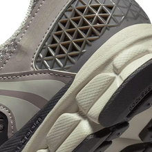 Load image into Gallery viewer, NIKE - Zoom Vomero 5 - Cobblestone/Flat Pewter - Women&#39;s [FB8825 001]
