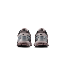 Load image into Gallery viewer, NIKE - Zoom Vomero 5 - College Grey/Cave Stone - Unisex [FB9149 005]
