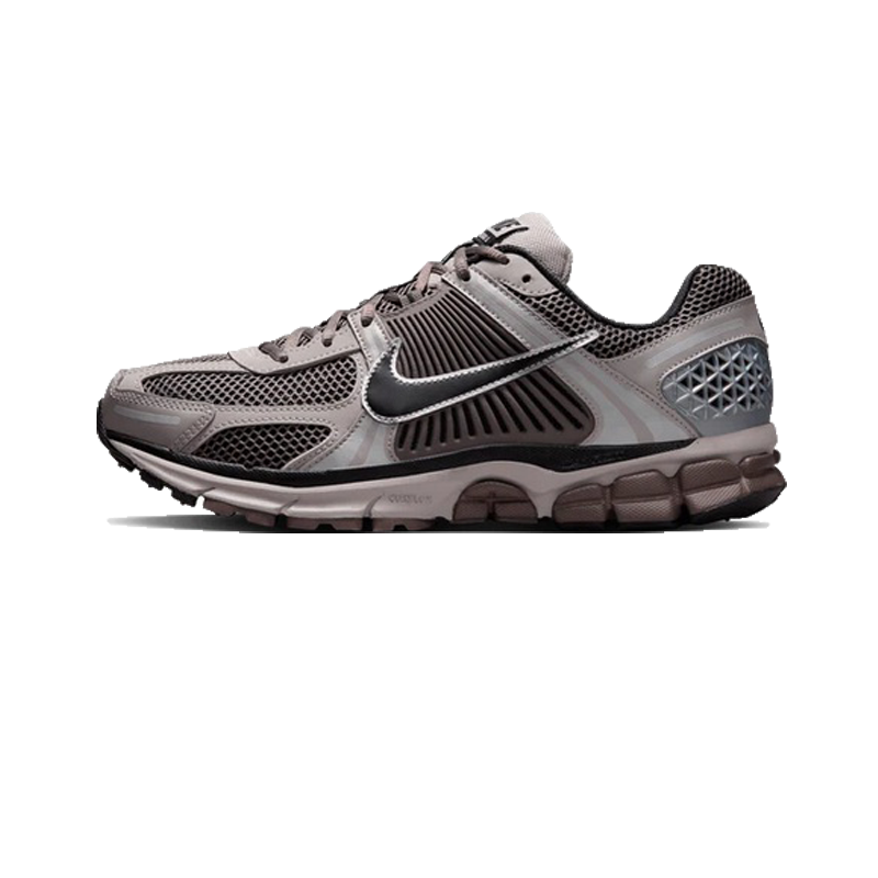 NIKE - Zoom Vomero 5 - College Grey/Cave Stone - Unisex [FB9149 005]