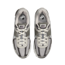 Load image into Gallery viewer, NIKE - Zoom Vomero 5 - Iron Ore/Flat Pewter - Unisex [FD0791 012]