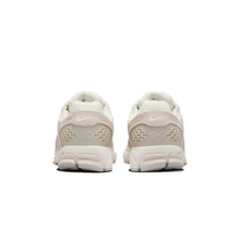 Load image into Gallery viewer, NIKE - Zoom Vomero 5 - Light Orewood/Brown - Unisex [HF1553 100]