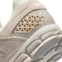 Load image into Gallery viewer, NIKE - Zoom Vomero 5 - Light Orewood/Brown - Unisex [HF1553 100]