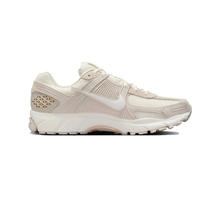 Load image into Gallery viewer, NIKE - Zoom Vomero 5 - Light Orewood/Brown - Unisex [HF1553 100]
