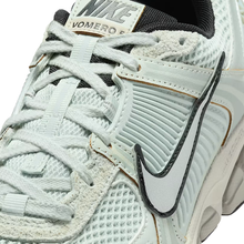 Load image into Gallery viewer, NIKE - W Zoom Vomero 5 - Light Silver - Women&#39;s [FN6742 001]