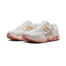 Load image into Gallery viewer, NIKE - W Zoom Vomero 5 -  Phantom/Beige/Blush - Women&#39;s [FJ2028 002]