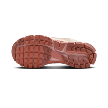 Load image into Gallery viewer, NIKE - W Zoom Vomero 5 -  Phantom/Beige/Blush - Women&#39;s [FJ2028 002]