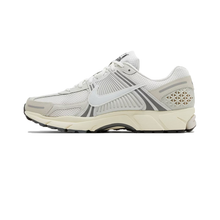 Load image into Gallery viewer, NIKE - Zoom Vomero 5 - Platinum Tint  - Unisex [HF0731 007]