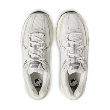 Load image into Gallery viewer, NIKE - Zoom Vomero 5 - Platinum Tint  - Unisex [HF0731 007]
