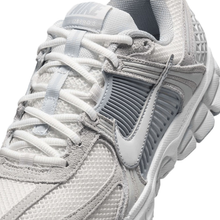 Load image into Gallery viewer, NIKE - W Zoom Vomero 5 - Pure Platinum - Women&#39;s [HQ0458 001]